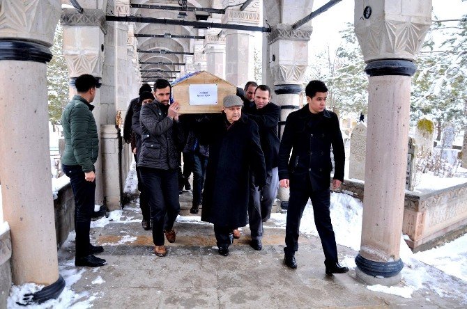 Ankara’daki Kazada Ölen 3 Kişi Erzincan’da Defnedildi