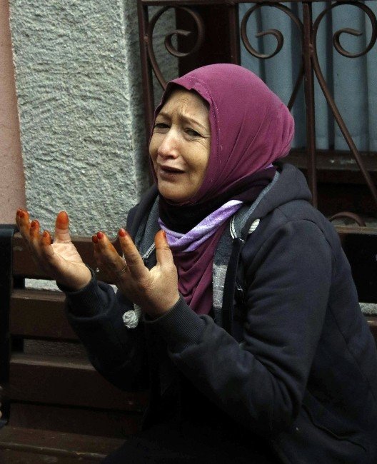 2 Bin 600 Lirasına El Konulan Kadın Dilenci Gözyaşlarına Boğuldu
