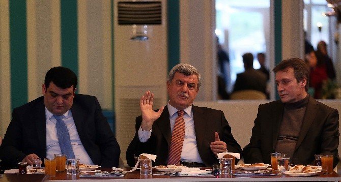 Başkan Karaosmanoğlu: "Bilgi Evleri Medeniyet Havzasıdır"