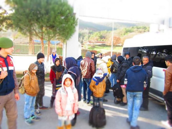 Balıkesir'in beş ilçesinde 175 kaçak göçmen yakalandı
