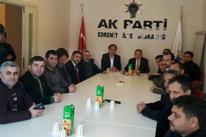 AK Parti İlçe Teşkilatı İle Bir Araya Gelen Uğur: