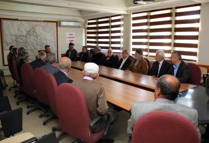 Çukurcalı Vatandaşlardan Mehmetçiğe Ziyaret