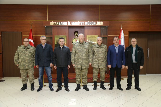 2. Ordu Komutanı Huduti 'Sur Kriz Yönetim Toplantısı'na katıldı