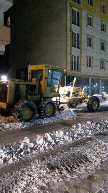 Kars Belediyesi’nin Karla Mücadelesi Sürüyor