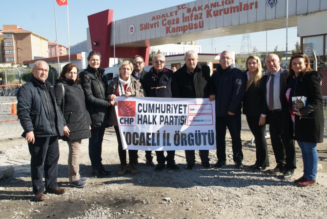 Tutuklu gazetecilere CHP Kocaeli'nden destek: Hukuk herkese lazım olacak