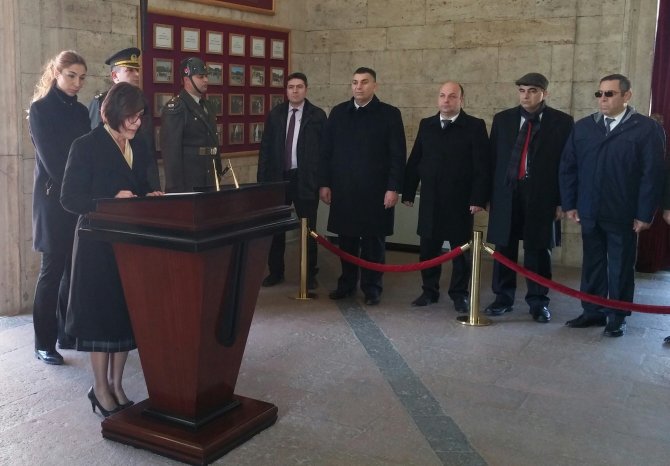 KKTC Meclis Başkanı Sibel Siber Anıtkabir’i ziyaret etti