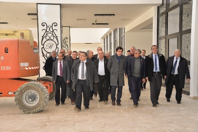 Belediye Başkanı Selim Yağcı, İl Genel Meclisi Üyelerine Yeni Otogarı Gezdirdi