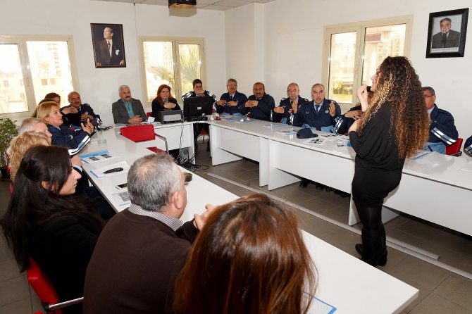 Seyhan Belediyesi zabıta ekiplerine ‘işaret dili’ eğitimi