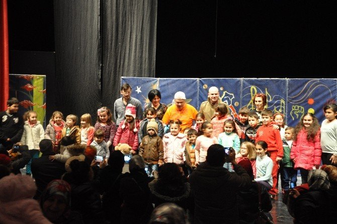 Çocuklar Yarıyıl Tatilini Ücretsiz Sinema Ve Tiyatro Oyunları İle Dolu Dolu Geçirdi