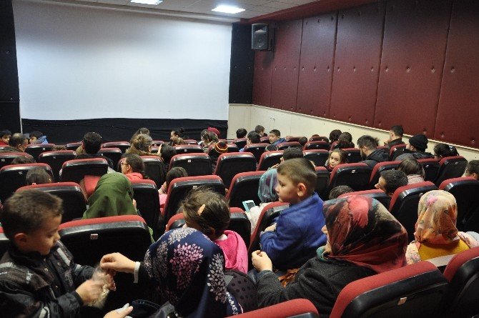 Çocuklar Yarıyıl Tatilini Ücretsiz Sinema Ve Tiyatro Oyunları İle Dolu Dolu Geçirdi