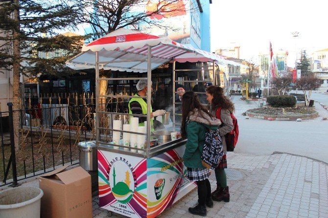 Sungurlu’da Sabahları Ücretsiz Sıcak Çorba İkramı Başladı
