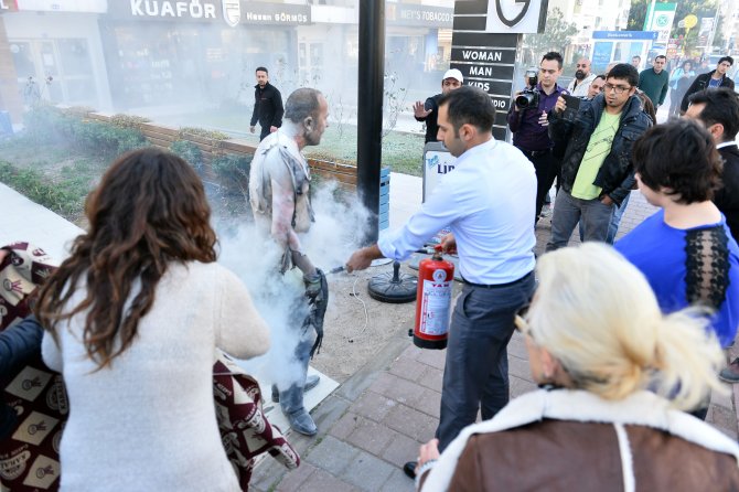 İşsizlikten dolayı kendini yakan adam öldü