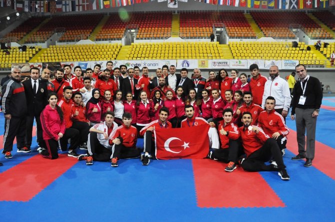 Avrupa Şampiyonu Karateciler yurda döndü