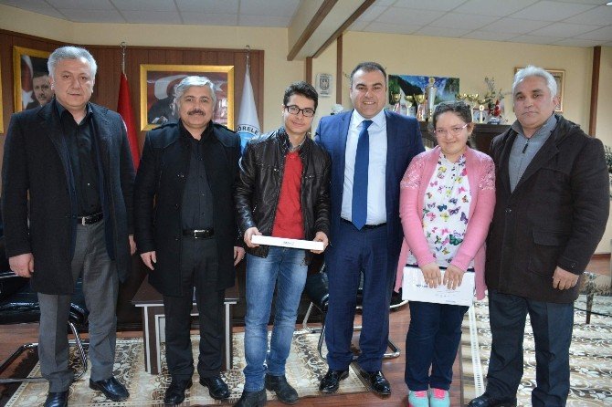 Görele Belediye Başkanı Erener, TEOG Birincilerini Ödüllendirdi