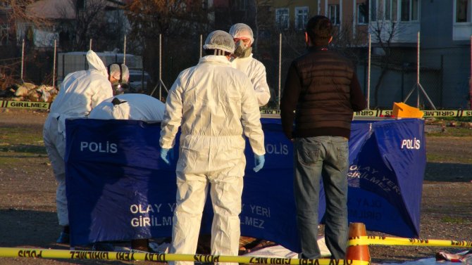 Bavuldan parçalanmış kadın cesedi çıktı