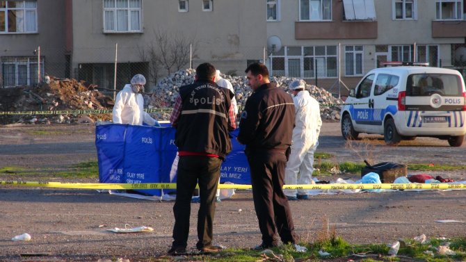 Bavuldan parçalanmış kadın cesedi çıktı