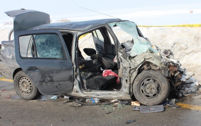 Güroymak'ta trafik kazası: 3 ölü, biri ağır 5 yaralı