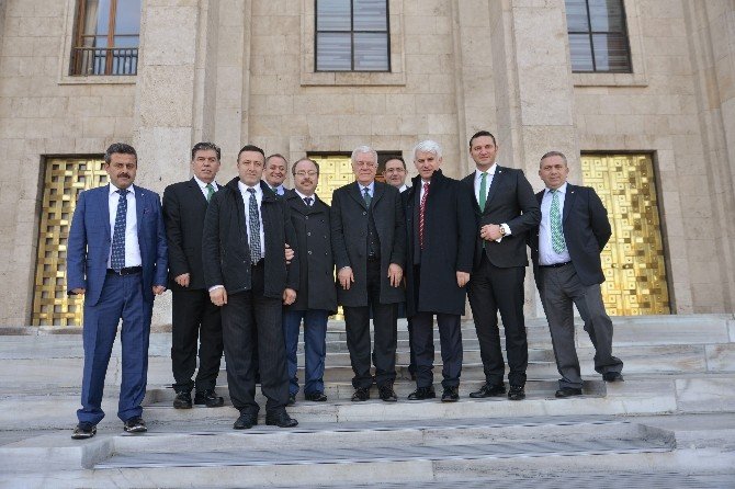 Bursaspor Yöneticileri, Başbakan Ahmet Davutoğlu’nu Ziyaret Etti
