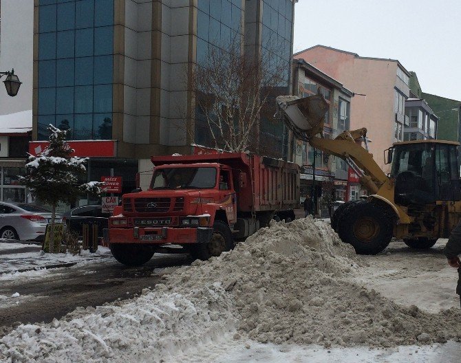 Kars Belediyesi’nin Kar Timleri Görev Başında!