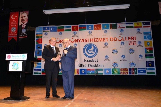 Emektar Gazeteci Sallı’ya Türk Dünyası Hizmet Ödülü