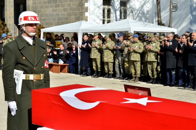 Sur şehidi Özel Kuvvetlerde görevli Deniz Yüzbaşı Yaşar için tören yapıldı
