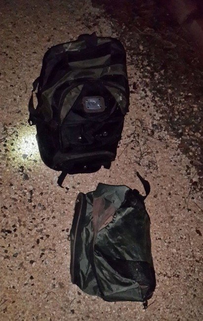 Suriye Sınırında 4 Adet Canlı Bomba Yeleği Ve 15 Kilo Patlayıcı Ele Geçirildi