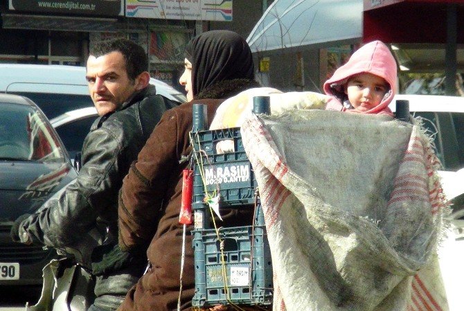 Suriyeli Ailenin Motosiklet Üzerindeki Tehlikeli Yolculuğu