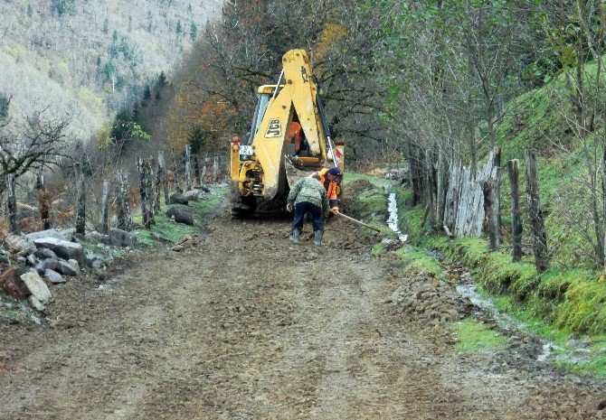 Gürcistan’da Köyleri Merkeze Bağlayan Yol TİKA Tarafından Yapıldı
