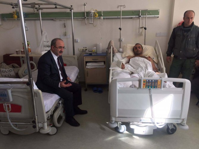 Başkan Gülcüoğlu'ndan yaralı polis memuruna ziyaret