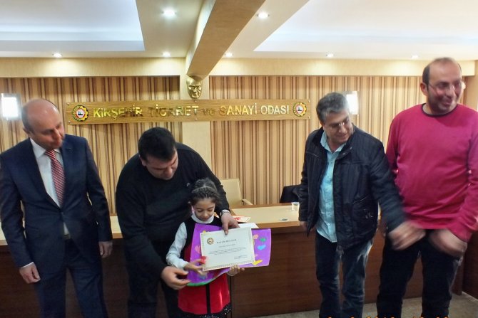 Kırşehir TSO resim yarışmasına katılan öğrencileri ödüllendirdi
