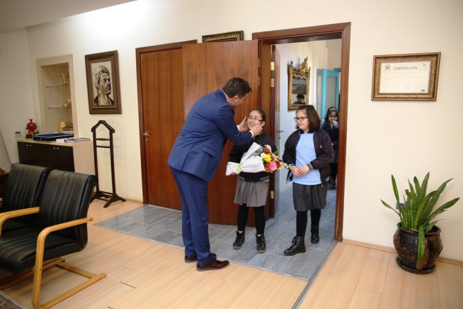 Özel Ufuk Koleji öğrencileri Başkan Tosun'u ziyaret etti