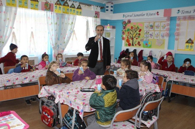 Osmaneli’de Okul Sütü Dağıtımı Başladı