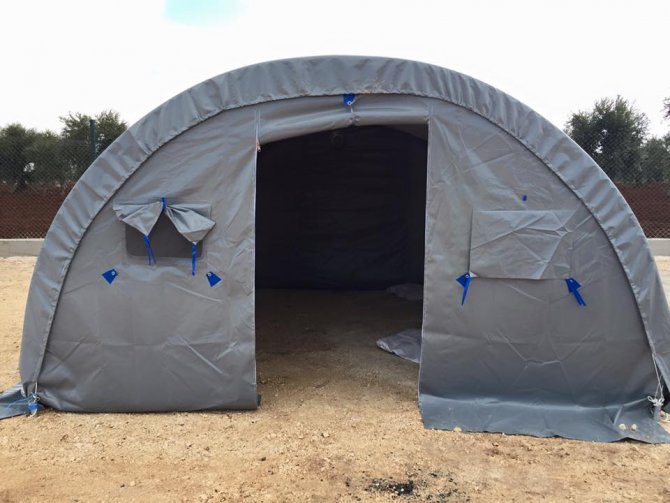 Suriyeliler için yeni çadırlar kuruldu, sıcak yemek dağıtıldı