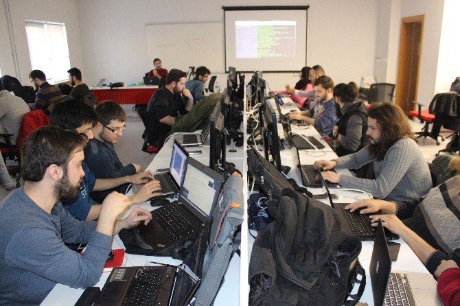 “Türkiye’de 20 Bin Siber Güvenlik Uzmanı Açığı Var”