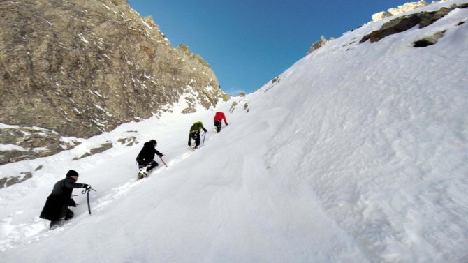 Bursalı dağcılar, Fransız Alplerine tırmanış hazırlığını Uludağ’da yapıyor