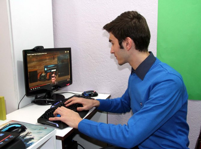 Bursalı genç Türkiye'nin ‘Mark Zuckerberg’i olmak istiyor