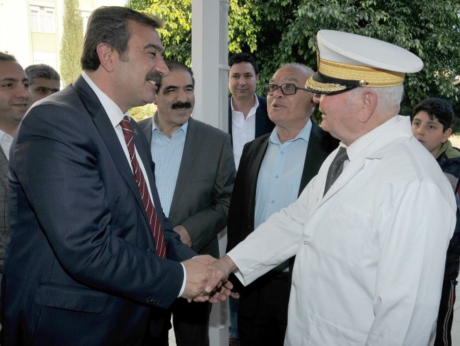 Başkan Çetin, emekli evini ziyaret etti