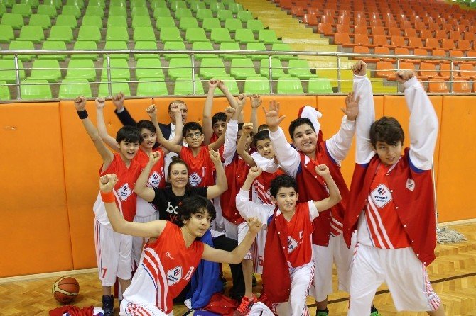 Malatya Final Okulları Basketbol Takımı Yarı Finale Yükseldi