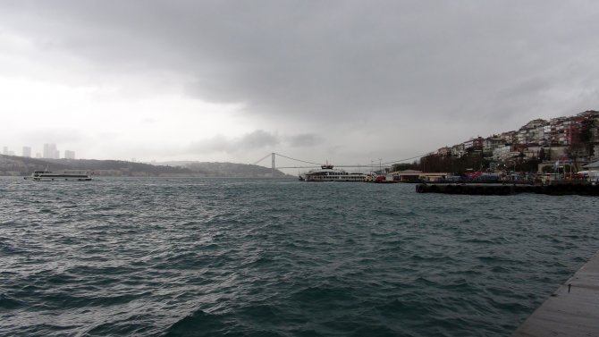 İstanbul'u kara bulutlar kapladı