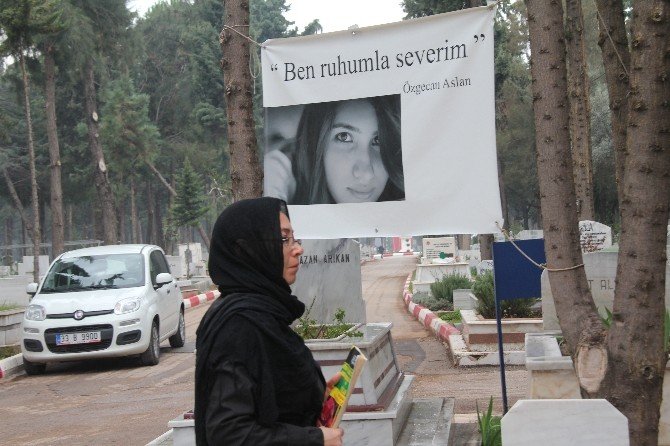 Özgecan Aslan Mezarı Başında Anıldı