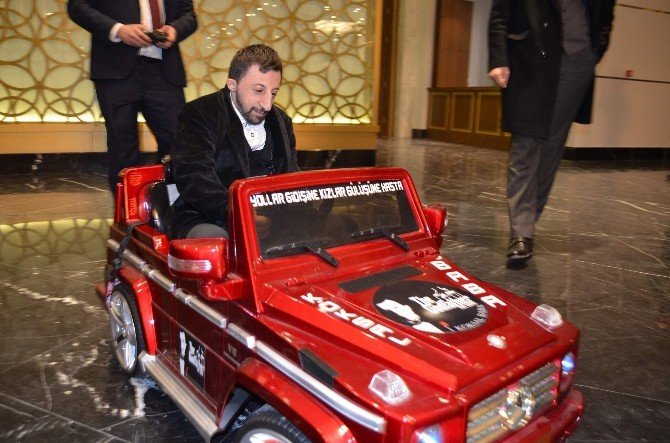 Köksal Baba’ya Rüya Gibi Doğum Günü Kutlaması