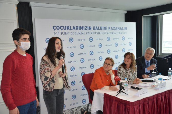 Bebeğiniz alnından soğuk soğuk terliyorsa kalp yetmezliği hastalığı olabilir