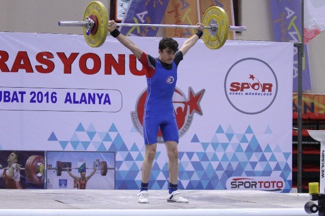 Türkiye Büyükler-kulüpler Halter Şampiyonası Başladı