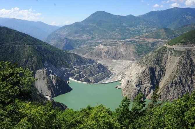 Deriner Barajı Enerji Üretimi 3,5 Milyar Kwh’yi Geçti