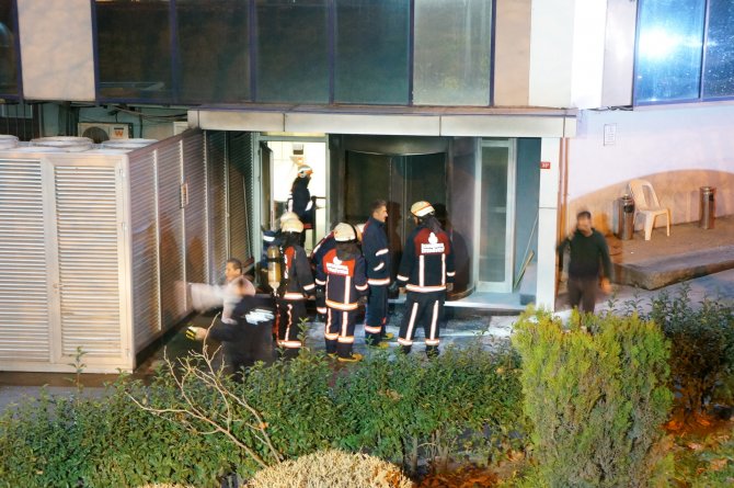 İstanbul'da gazete binalarına silahlı saldırı
