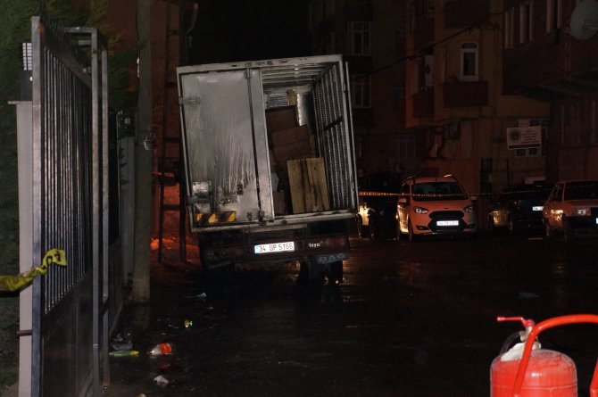 İstanbul'da gazete binalarına silahlı saldırı