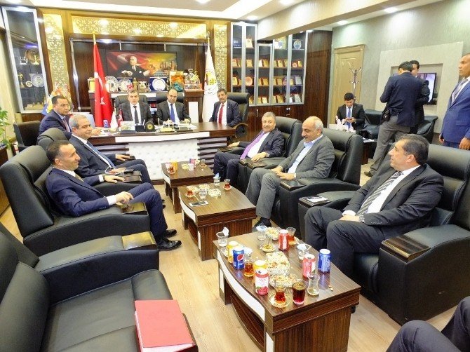 AK Partili Belediye Başkanları Harran’da Toplandı
