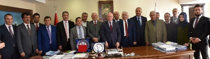 Başkan Sekmen, Eleşkirt Belediyesi’ni Ağırladı