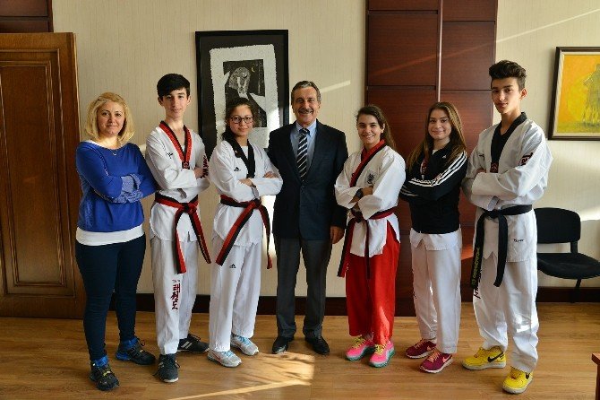 Eskişehirli Genç Tekvandocular Türkiye’yi Temsil Edecek