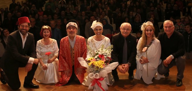 İsmail Dümbüllü 'Komik-i Meşhur' oyunuyla anıldı